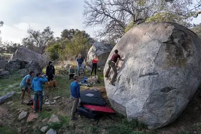 Image de Climb and Disc Golf - Entire Guest Suite at Yosemite Boulder Farm