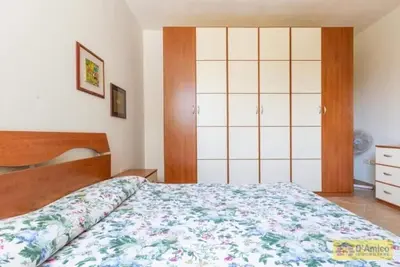 Image de Cozy cottage with terraced garden