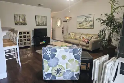 Image de Quiet 2-bedroom Single Story Condo in central Austin & 2 parking spots in front