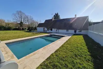 Image de Maison de Campagne avec Piscine et Jacuzzi pour un jolie moment de déconnexion