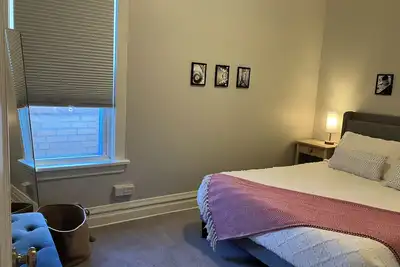 Image de Stylish 3-Bedroom Family Retreat-Walk to Transit-Quiet Tree-Lined Street