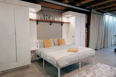 Image de Boho Loft Gastown artist studio