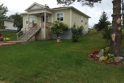 Image de Charming 3-bedroom cottage in Central Newfoundland overlooking Bay of Exploits