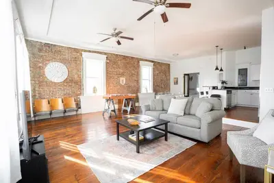 Image de The Grand on Front | Massive Downtown Wilmington Loft