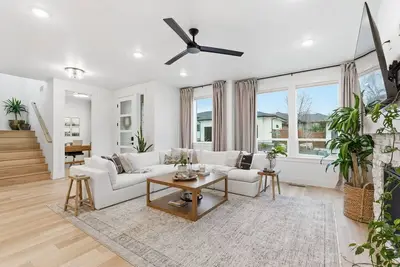 Image de Modern Boise Stay: Fireplace, Loft & Office