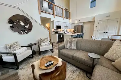 Image de Quarry Crown Jewel, Back Patio w/2 Firepits, Seasonal Pool, 40 Mins to Glacier