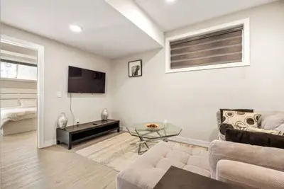 Image de Modern 2-Bedroom Retreat Near Airport & Banff!