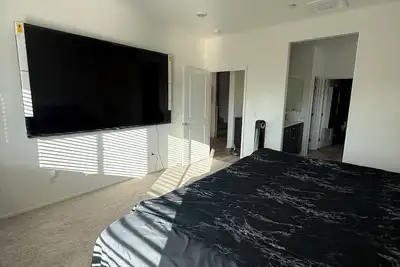 Image de 5-bedroom House in Marvelous Winchester with Ac/Heater