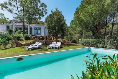 Image de Villa Paradiso – Havre de paix avec piscine privée et vue mer panoramique