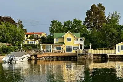 Image de Seaside Luxury Villa • Private jetty, beach, spa & sauna