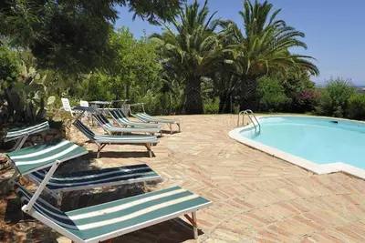 Image de Finca Fiori 1 – Villa sarde authentique avec piscine privée et vue mer