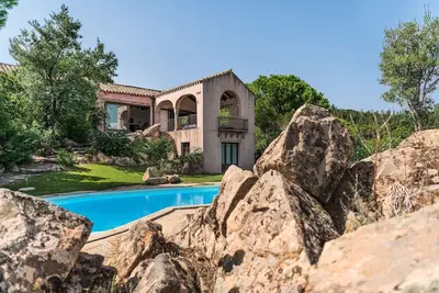 Image de Villa Fiorita : Maison de campagne paisible avec piscine en Sardaigne