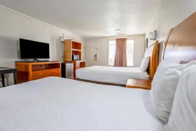 Image de Peaceful 2-Room Stay at Garden Inn – Near Silver Lake & Dining with Free Parking