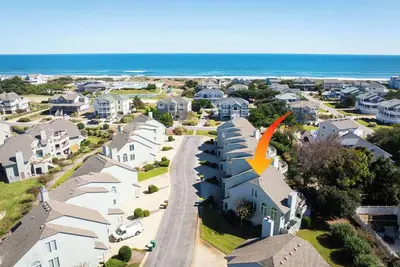 Image de Villa in Corolla Light with Views, Hot Tub & More!