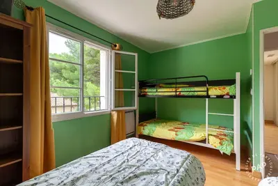 Image de Villa provençale de type bastide sur 2 nivaux  180 m2 sur 900m2 de terrain.