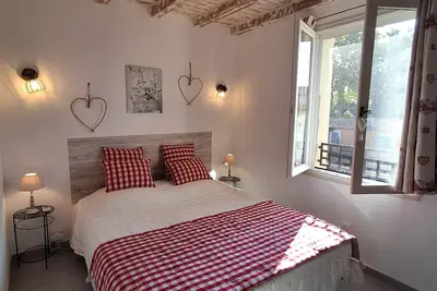 Image de Mazet Magali, Cosy, tout confort avec piscine.