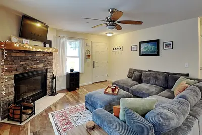 Image de The Hideaway House | Hot Tub, Fire Pit, Lake Access
