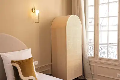 Image de Élégant appartement climatisé avec chambre séparée