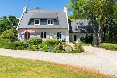 Image de Ty Pierre, grande maison, 15 pers, 15 lits, dans magnifique parc, près du bourg