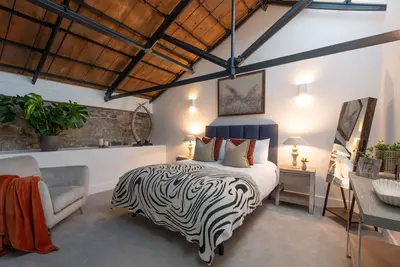 Image de Maison-de Luxe-Sdb privée-Vue sur la cour