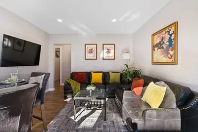 Image de Spacious 3br Home | 2 Baths + Bonus Room, Minutes to Nyc, Sleeps 7