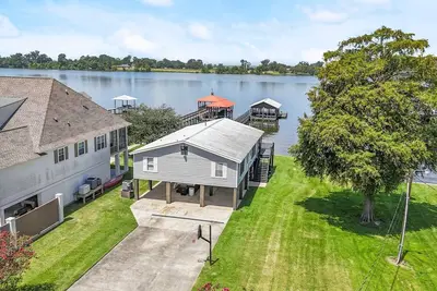 Image de Lovely 4-bedroom house charming Ventress with beautiful sunsets!