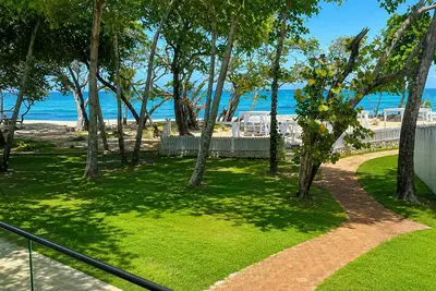 Image de Ocean View Condo at Marien Residences Resort Access