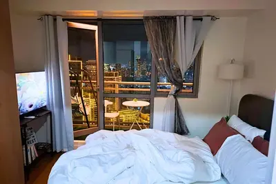 Image de High floor Makati Skyline Condo
