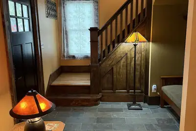 Image de Historic 2br Craftsman Near University Ave – Quiet & Walkable