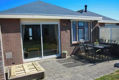 Image de Bungalow only 200 meters from the beach and sea Callantsoog. Dogs allowed.