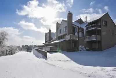 Image de Spacious Mtn. Stay w/ Loft | Slopes Nearby + Pools