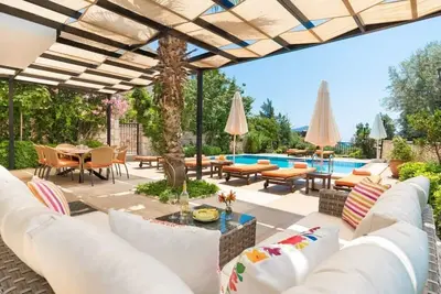 Image de Villa Rose, Walk to Town, 3 En-suite Bedrooms, Private Pool and Secluded Gardens