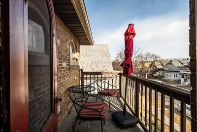 Image de Charming 6br Home in Milwaukee’s Historic District