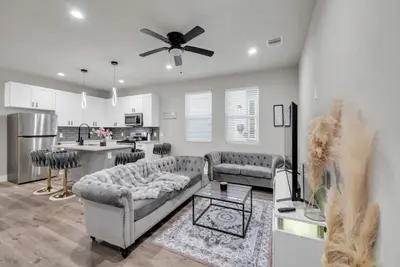 Image de Executive Home • Private Yard• Free Parking • Pets