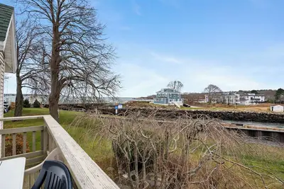 Image de Elevated Fish & Ships on Canal: Walk to Beach, Park