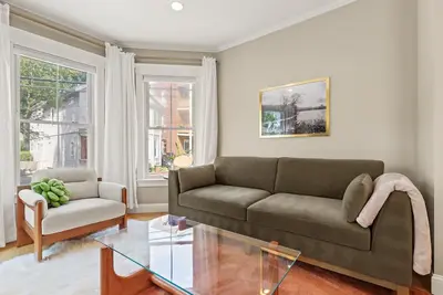 Image de Cozy 2-Bed Apt Near Mit/Harvard + Parking