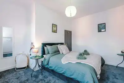 Image de 3 Bed Home | Sleeps 8 | Parking | Near City Centre
