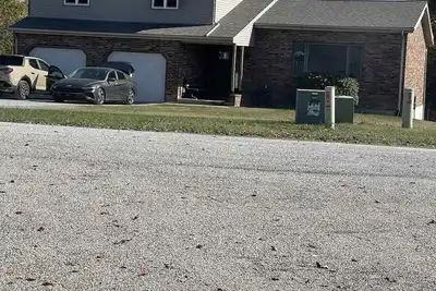 Image de Southern Charm - Spacious country setting one mile from Highway