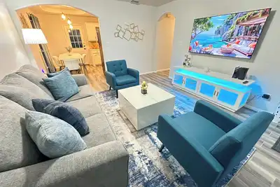 Image de Comfortable 2-bedroom apartment with King bed in Edinburg