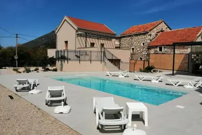 Image de House Serenity with Pool