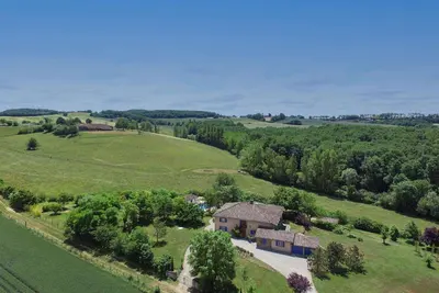 Image de Spacious Countryside Villa, Games Room, Private Heated Pool & Large Grounds - 5mins from Salvagnac!