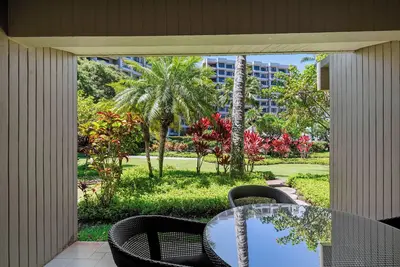 Image de Surf Break Directly Out Front! – Kaanapali Alii 114
