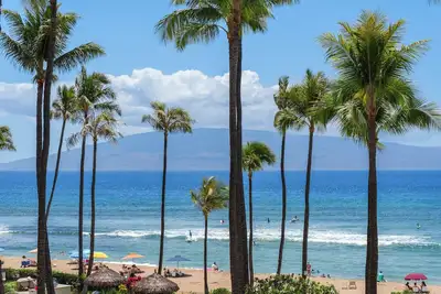 Image de Watch Surfers From Your Lanai
