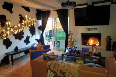 Image de Fun & Charming 3-Bed/2-Bath Austin Gem! Central Ac/big yard/pet friendly