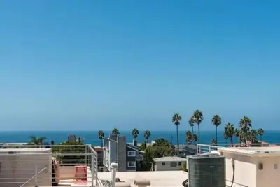 Image de Modern 2br Townhome with Oceanview Rooftop, Walkable to Pier, Beach and Cafes