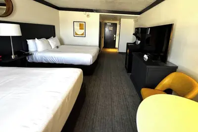 Image de Heart of Las Vegas! Affordable Unit Near Strip | Onsite Restaurant + Casino