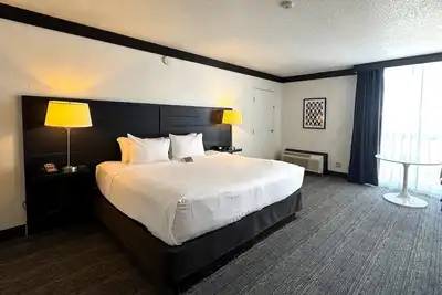 Image de Pet-friendly Room Near T-Mobile Arena + Lounge & Casino Access