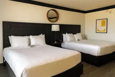 Image de 2 Affordable Units | Vegas Stay Near Mgm Grand w/ Restaurant, Bar & Casino