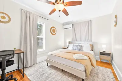 Image de Luxe Gem in the Heart of Durham - Close to Duke!