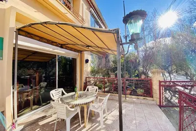 Image de Au bord des jardins - Cascastel Des Corbieres